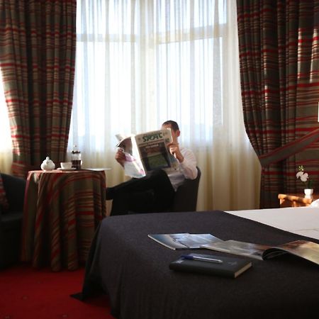 Hotel Continental Vorë Extérieur photo