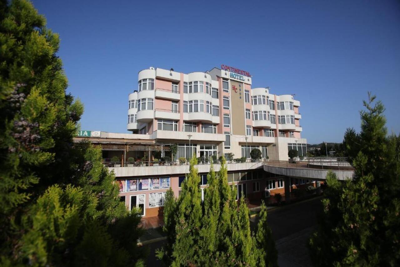 Hotel Continental Vorë Extérieur photo