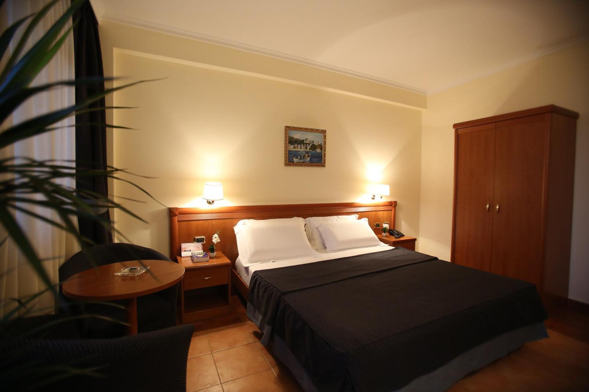 Hotel Continental Vorë Chambre photo