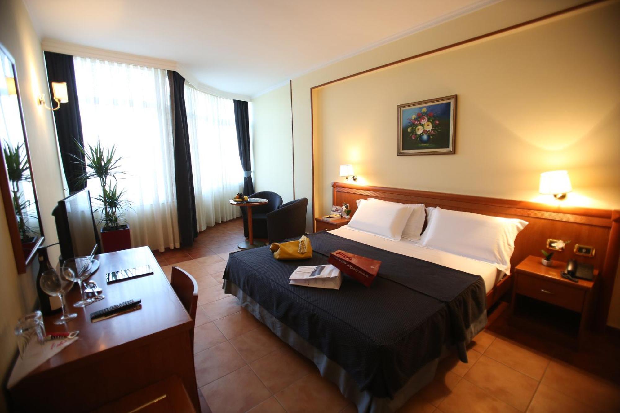 Hotel Continental Vorë Chambre photo