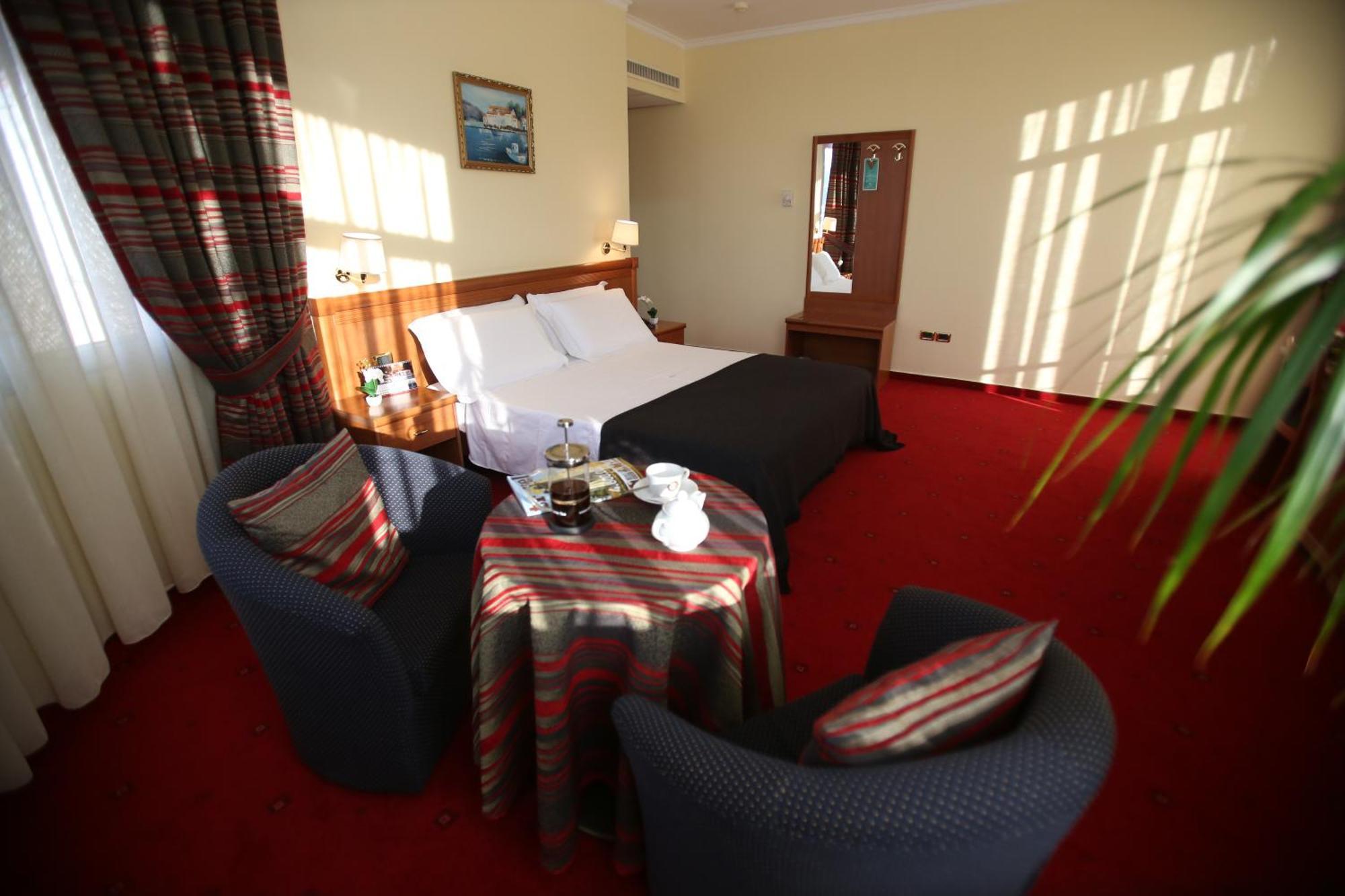 Hotel Continental Vorë Chambre photo
