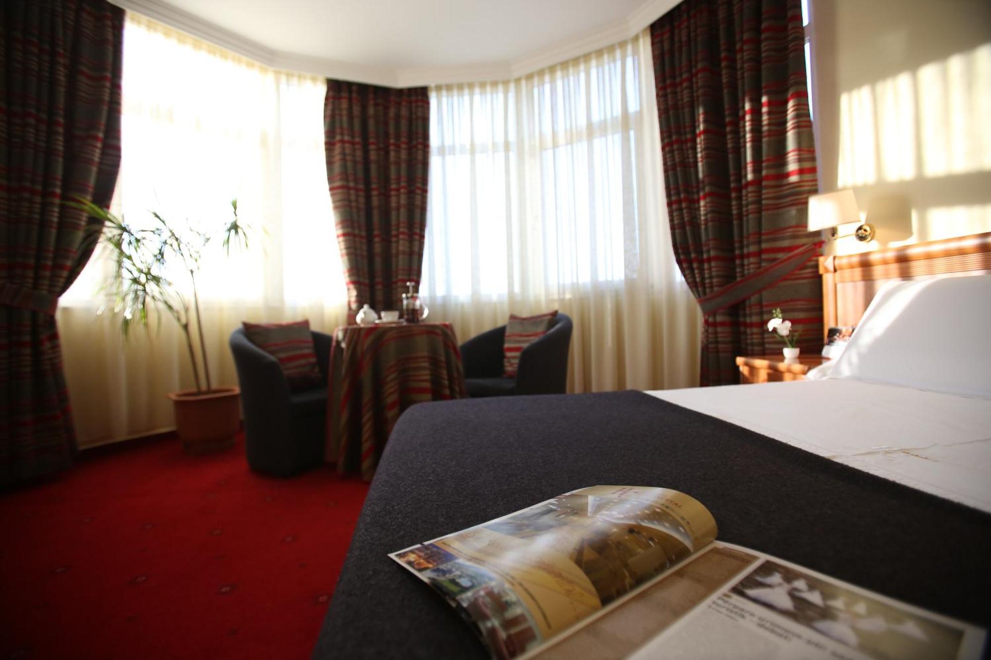 Hotel Continental Vorë Chambre photo