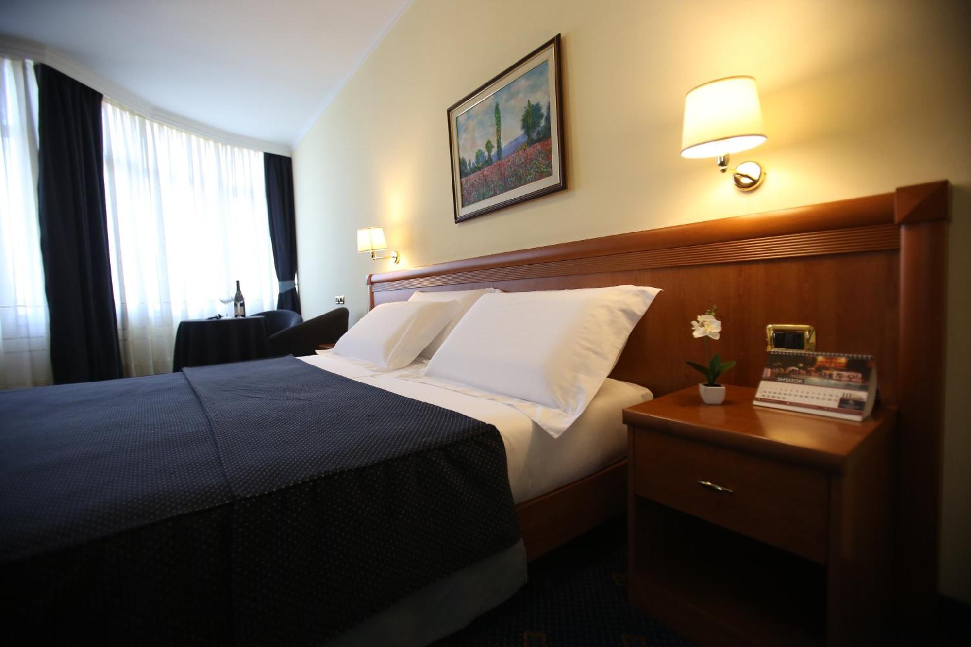 Hotel Continental Vorë Chambre photo