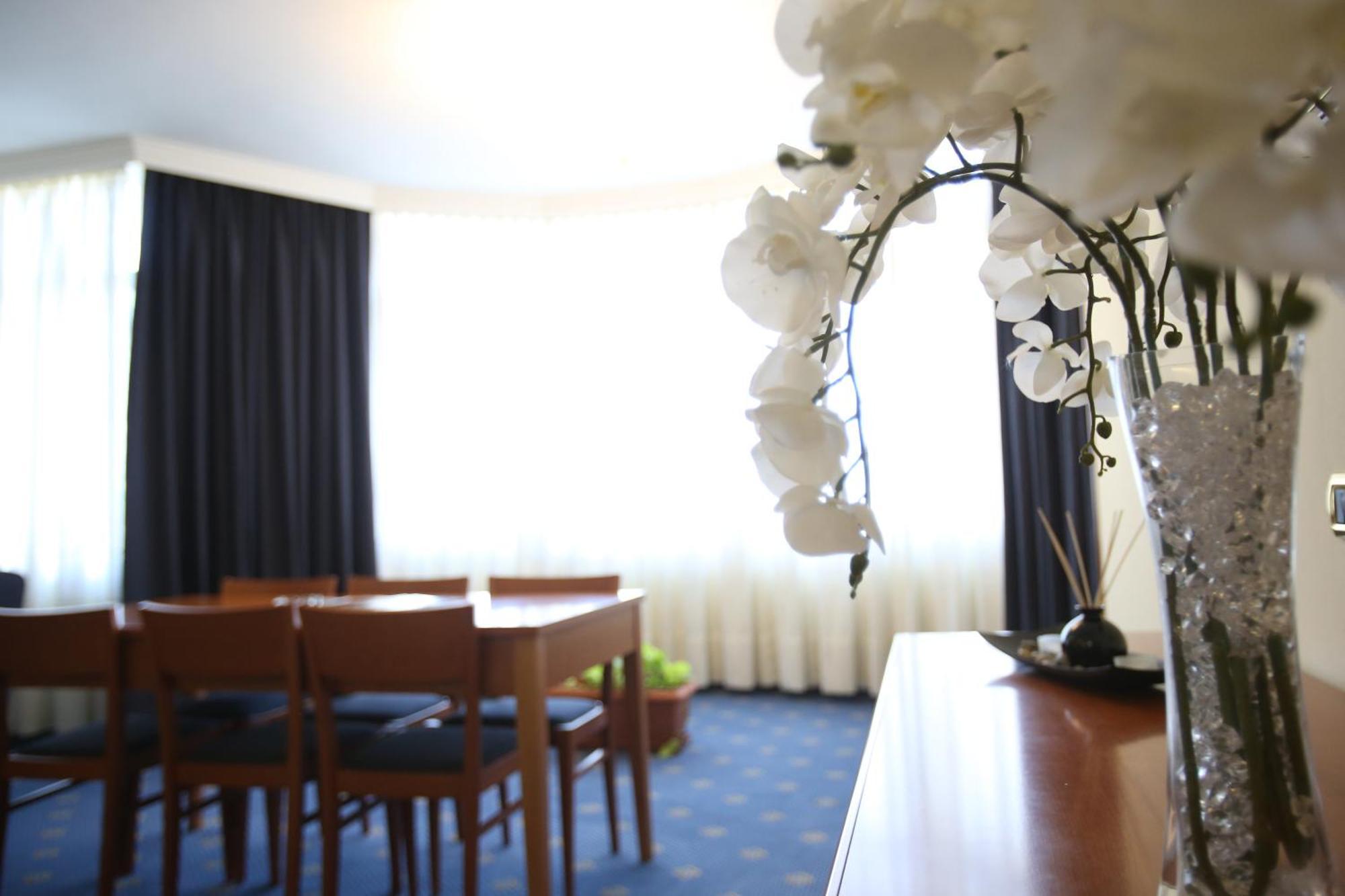 Hotel Continental Vorë Chambre photo