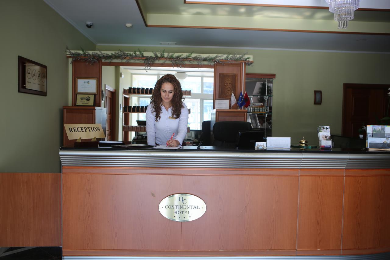 Hotel Continental Vorë Extérieur photo