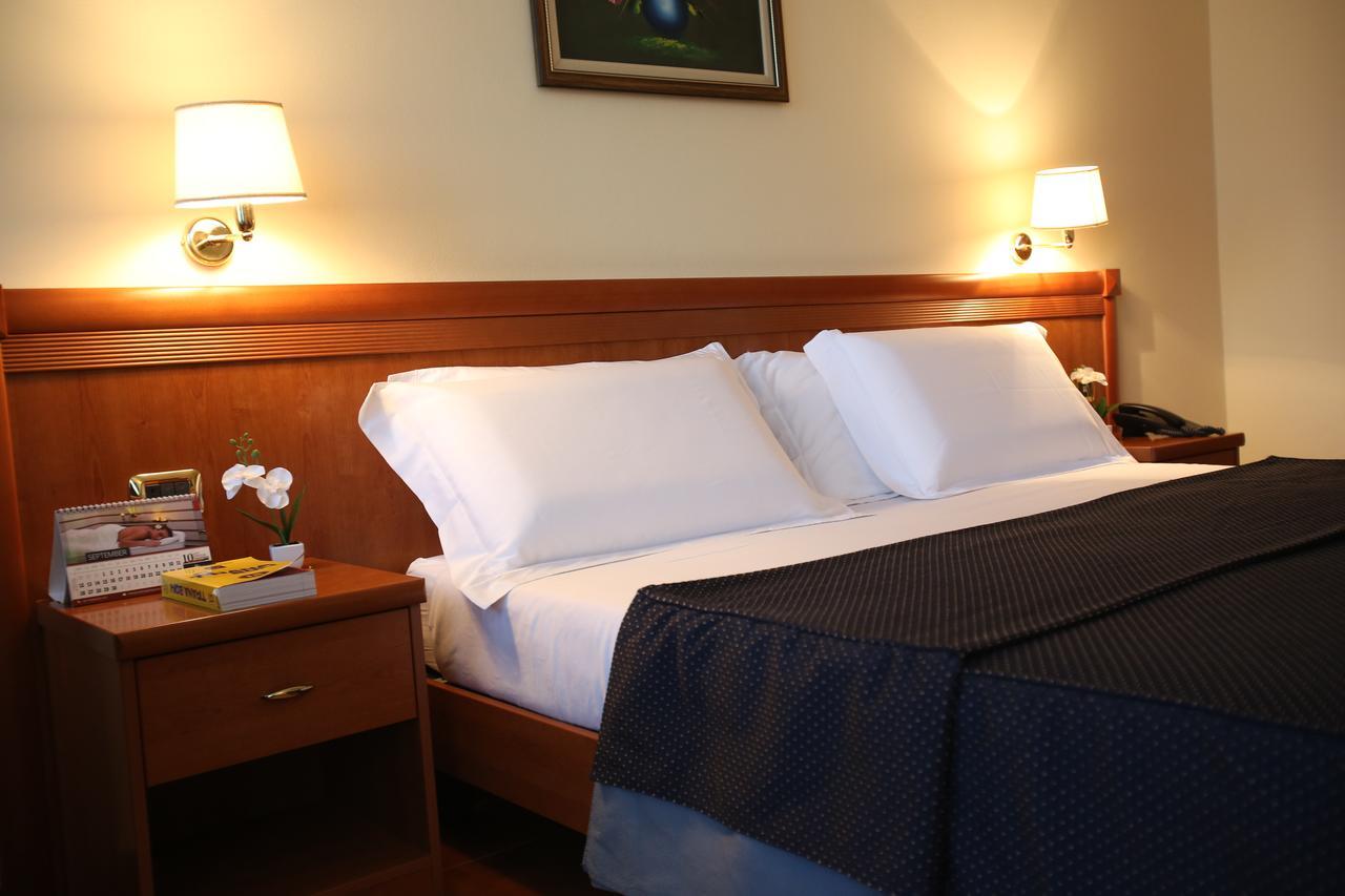 Hotel Continental Vorë Chambre photo
